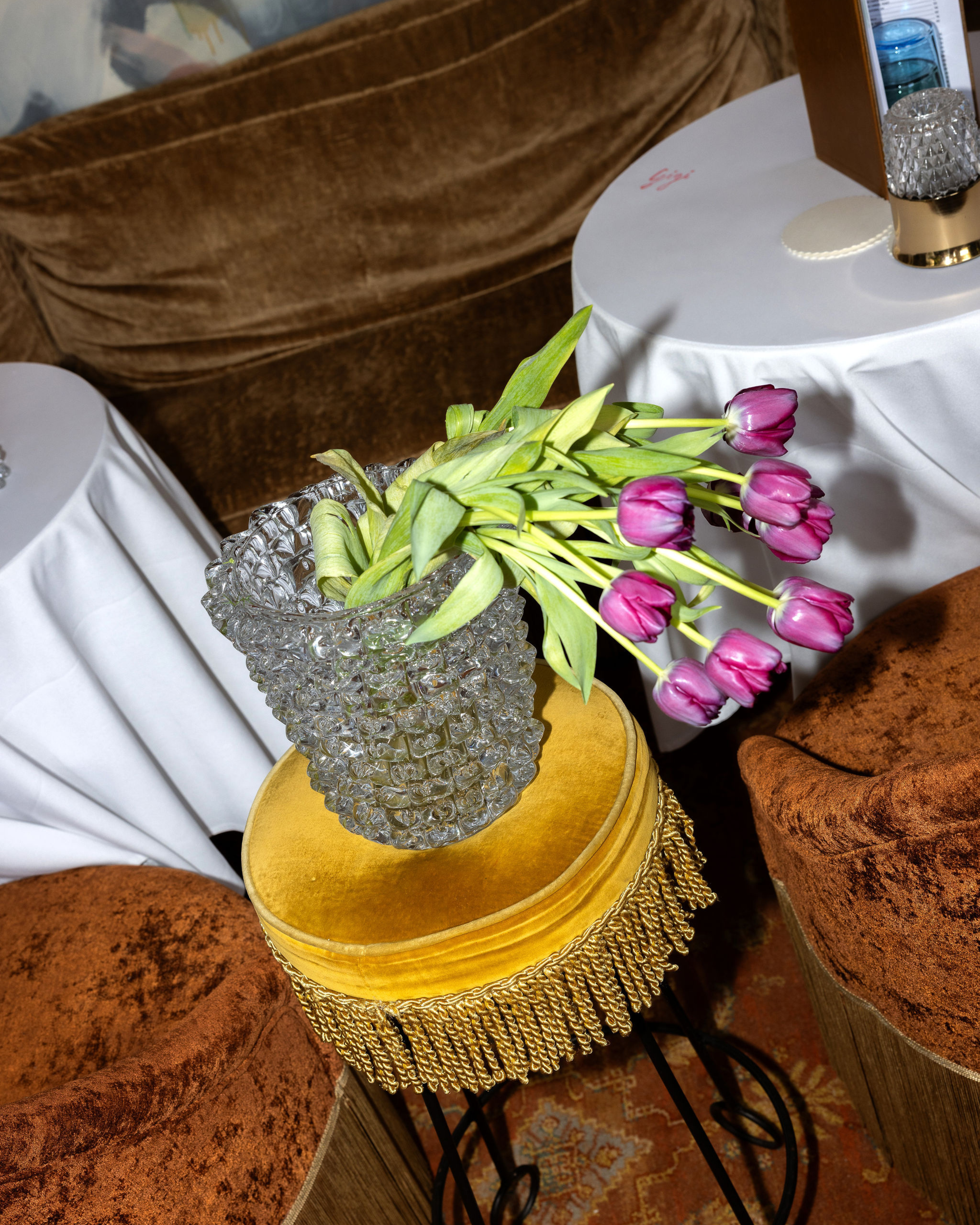 Clear handblown glass Fiore Vase inspired by Ercole Barovier, displayed with tulip florals